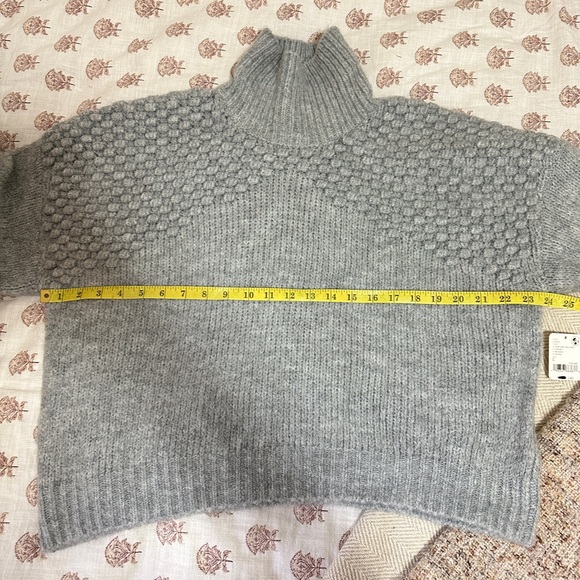 NWT Free People Turtleneck Sweater Grey Size Large - Picture 8 of 8